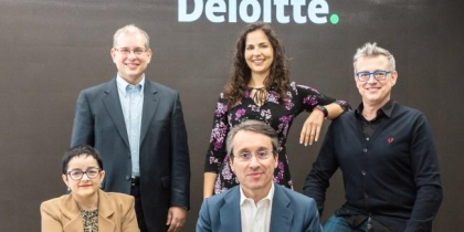 Monserrat Medina with her Deloitte Partners (from Religión en Libertad)